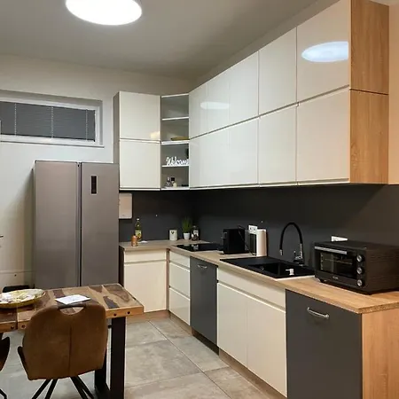 Appartement Gartenwohnung Mit Terrasse Und Parkplatz *